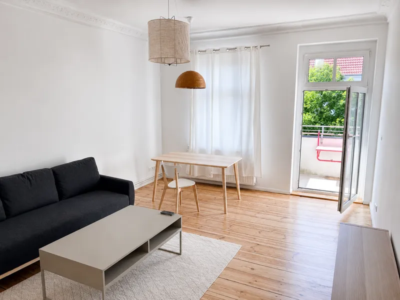 Altbau mit Südbalkon, Wohnküche & Dielenboden - ideal für Paare — photo 1